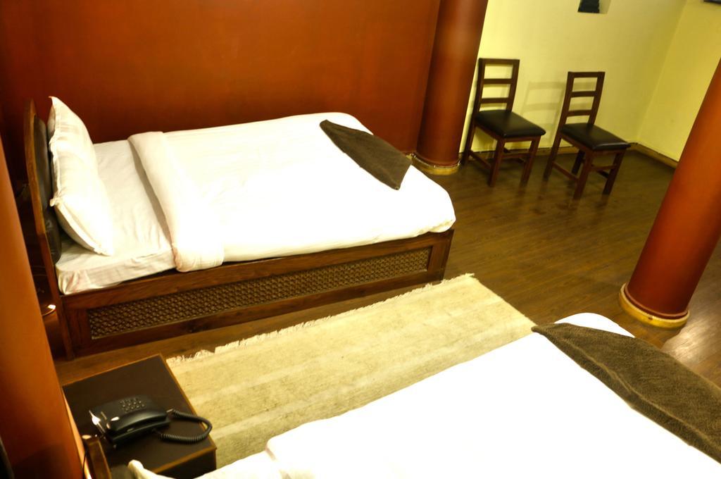 Siddhi Home & Restaurant Bhatgoan Exterior foto